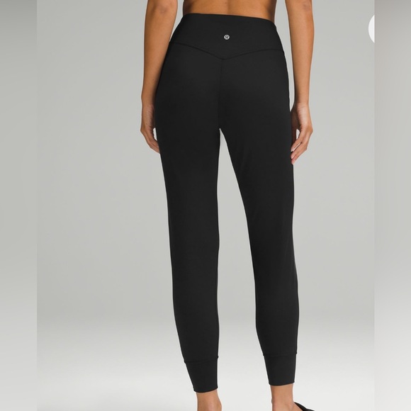 Lululemon Align Joggers - Picture 5 of 12